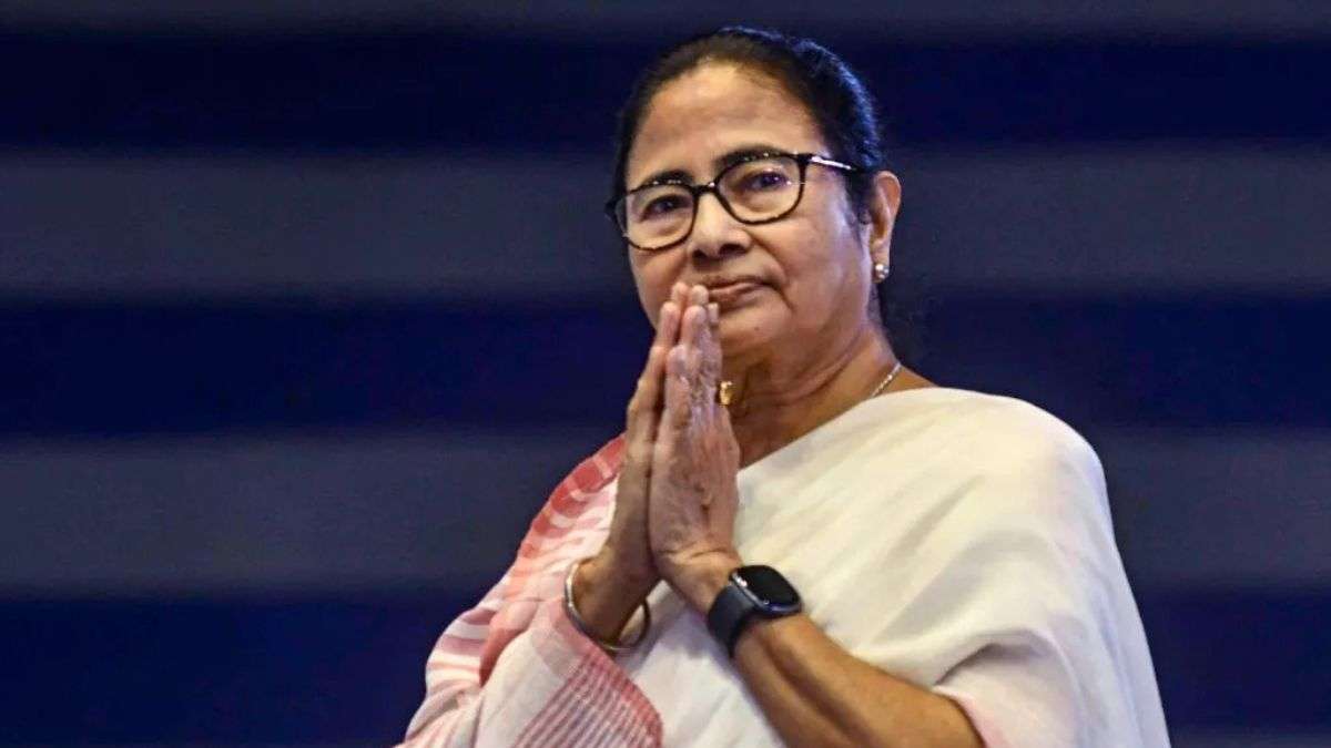 bengal-housing-scheme:-govt-transfers-rs-7,200-cr-second-installment-to-beneficiaries-|-details