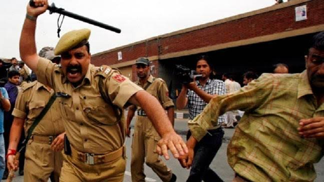 Police resort to delicate lathi-charge, fireplace tear fuel to disperse villagers in Jkhand Bhognadih