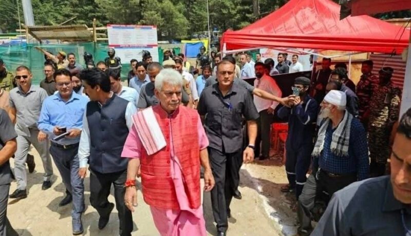 J&Ok LG visits Nunwan and Chandanwari base camps to evaluation preparations for Amarnath Yatra LG Sinha visits Nunwan base camp;Inaugurates foot over bridge ...