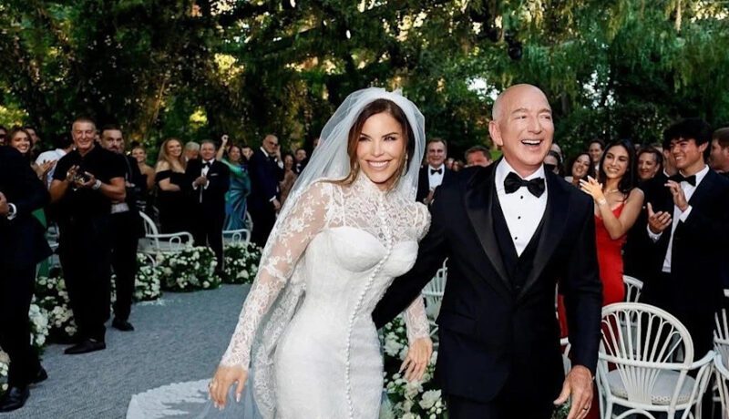 Lauren Sánchezs large social media assertion: Wipes previous Instagram posts, shares pics from marriage ceremony with Jeff Bezos