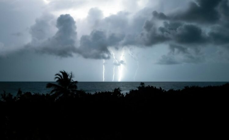 Monsoon sweeps throughout India 9 days forward of schedule, aiding crop sowing Monsoon set to cover India ahead of schedule, boosting crop sowing ...