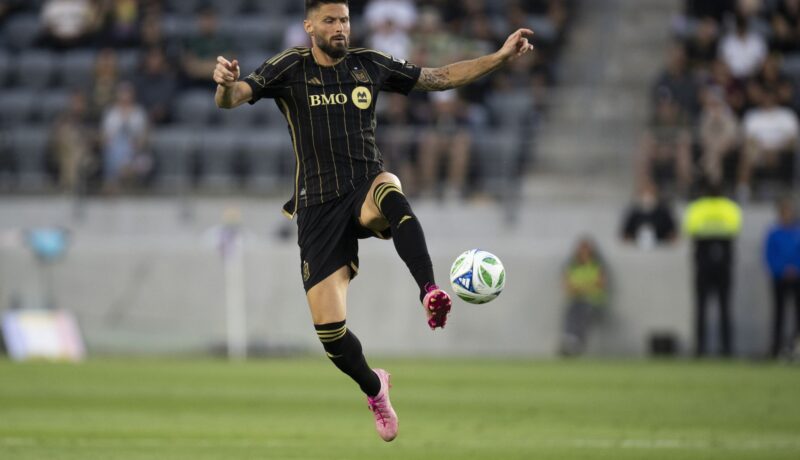 Oliver Giroud admits he “didn’t fit” LAFC, however is keen to “challenge myself one more time” at Lille s.yimg.com/os/creatr-uploaded-images/2025-06/f2412...
