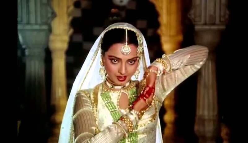 Rekha cheers for 91-year-old Asha Bhosle as she tries to sing Umrao Jaan tune 44 years later