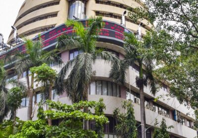 sensex,-nifty-tumble-practically-1%-on-promoting-in-it,-auto-shares