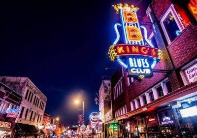 follow-within-the-steps-of-elvis-presley-and-taylor-swift-on-a-highway-journey-by-way-of-memphis-and-nashville