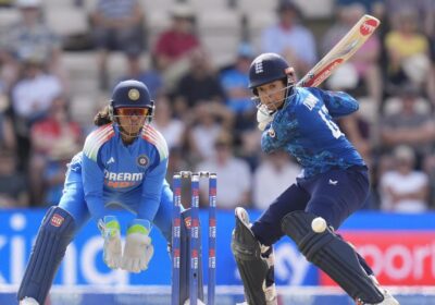 ind-vs-eng-1st-womens-odi-|-dunkleys-83-lifts-england-to-258/6-towards-india