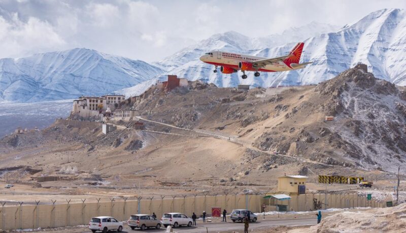 Stranded vacationers in Ladakh and Kashmir obtain free lodging and kindness from hospitality trade stranded-vacationers-in-ladakh-and-kashmir-obtain-free-lodging-and-kindness-from-hospitality-trade