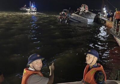 tourist-boat-capsizes-throughout-thunderstorm-in-vietnam,-leaving-34-useless