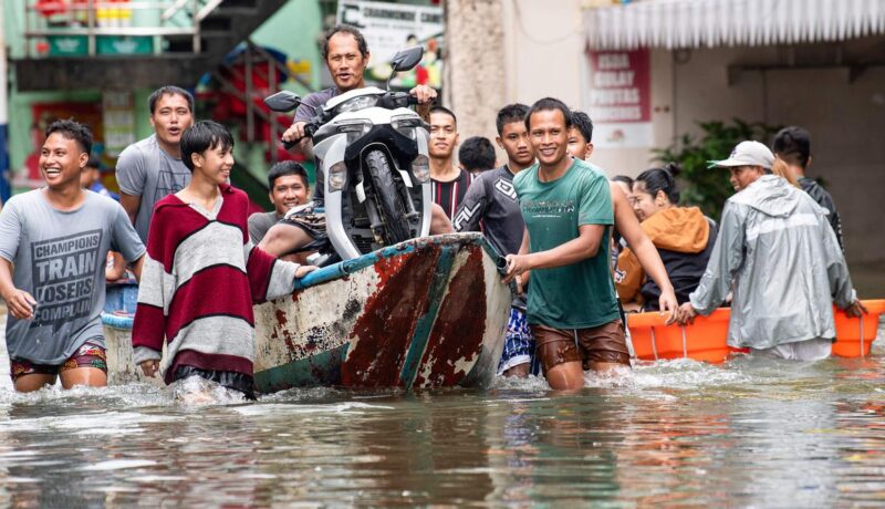 Philippines flooding displaces 1000’s amid new storm threats philippines-flooding-displaces-1000’s-amid-new-storm-threats