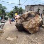 boulder-fallsinto-a-avenue-in-vaniyambadi-as-a-consequence-of-rain;-none-injured