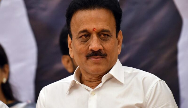 honey-lure-row:-bjp-minister-questions-sharad-pawar-and-eknath-khadses-reference-to-the-accused