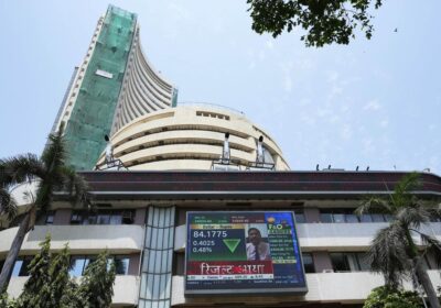 stock-markets-tumble-in-early-commerce-dragged-down-by-bajaj-finance,-international-fund-outflows
