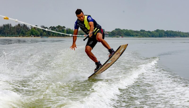 want-to-hover-over-water?-try-these-two-new-watersports-in-chennai
