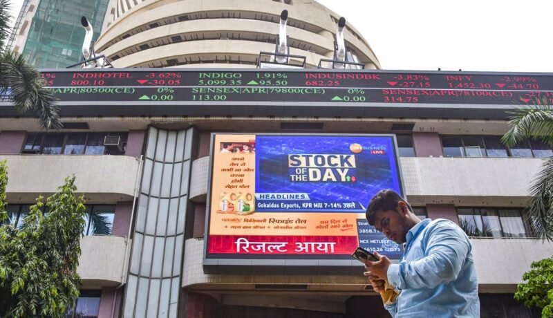 Stock markets fall for second day; Sensex tanks 721 factors stock-markets-fall-for-second-day;-sensex-tanks-721-factors