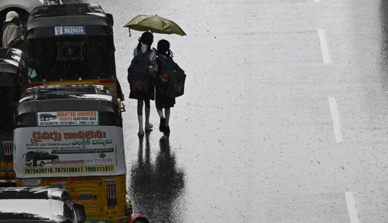 hyderabad-weather-july-26-|-city-wakes-to-morning-rain,-waterlogging-slows-visitors-in-a-number-of-areas