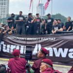 thousands-rally-in-malaysia-to-name-for-pm-anwar’s-resignation