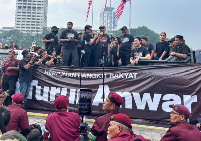 thousands-rally-in-malaysia-to-name-for-pm-anwar’s-resignation
