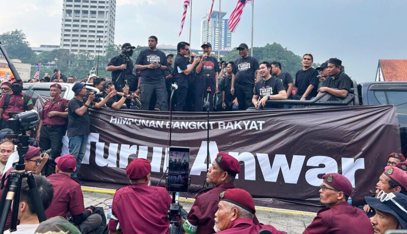 Thousands rally in Malaysia to name for PM Anwar’s resignation thousands-rally-in-malaysia-to-name-for-pm-anwar’s-resignation