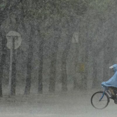 Rains intensify round Beijing, 4,000 evacuated rains-intensify-round-beijing,-4,000-evacuated