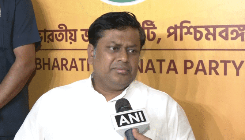 Bengal: CBI names TMC MLA, 2 civic councilors in 2021 post-poll homicide case CBI names TMC MLA, councillors in murder chargesheet of BJP worker ...
