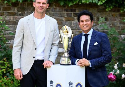 Feel completely out of place when I see myself alongside Tendulkar ...