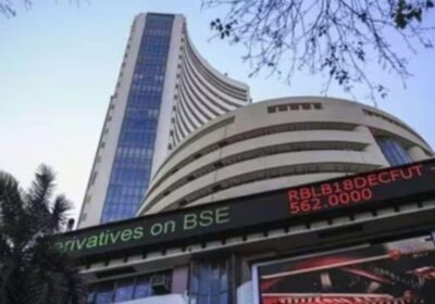 Sensex, Nifty drop in early trade dragged by IT stocks, foreign ...
