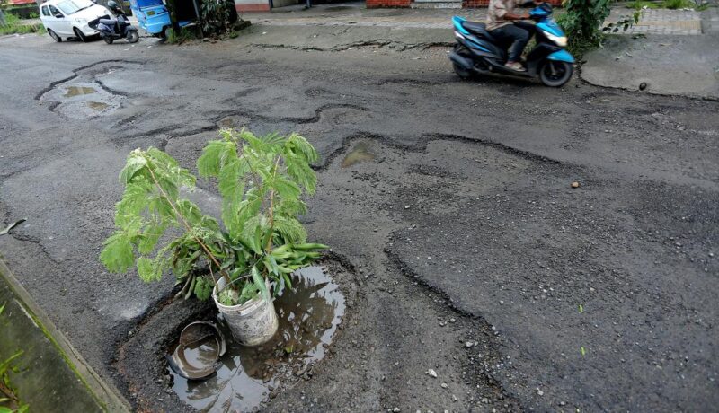 Pothole-riddled arterial roads make commute a nightmare for Kochiites Pothole-riddled arterial roads make commute a nightmare for ...
