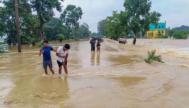 Two die, over 60 villages affected by flood in Odishas Balasore Odisha: Flood situation in Balasore grim, 100 villages inundated