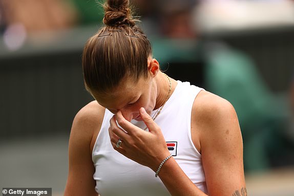 Wimbledon: Sabalenka eases into third spherical, hopes to dodge the upset bug Ashleigh Barty WINS Wimbledon title after three-set victory over ...